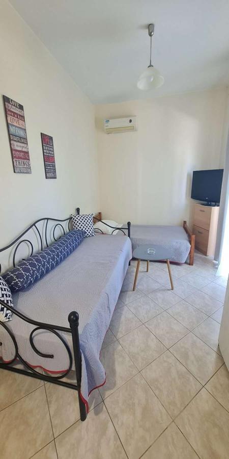 Retas Apartment Kremastí Eksteriør billede
