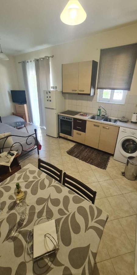 Retas Apartment Kremastí Eksteriør billede